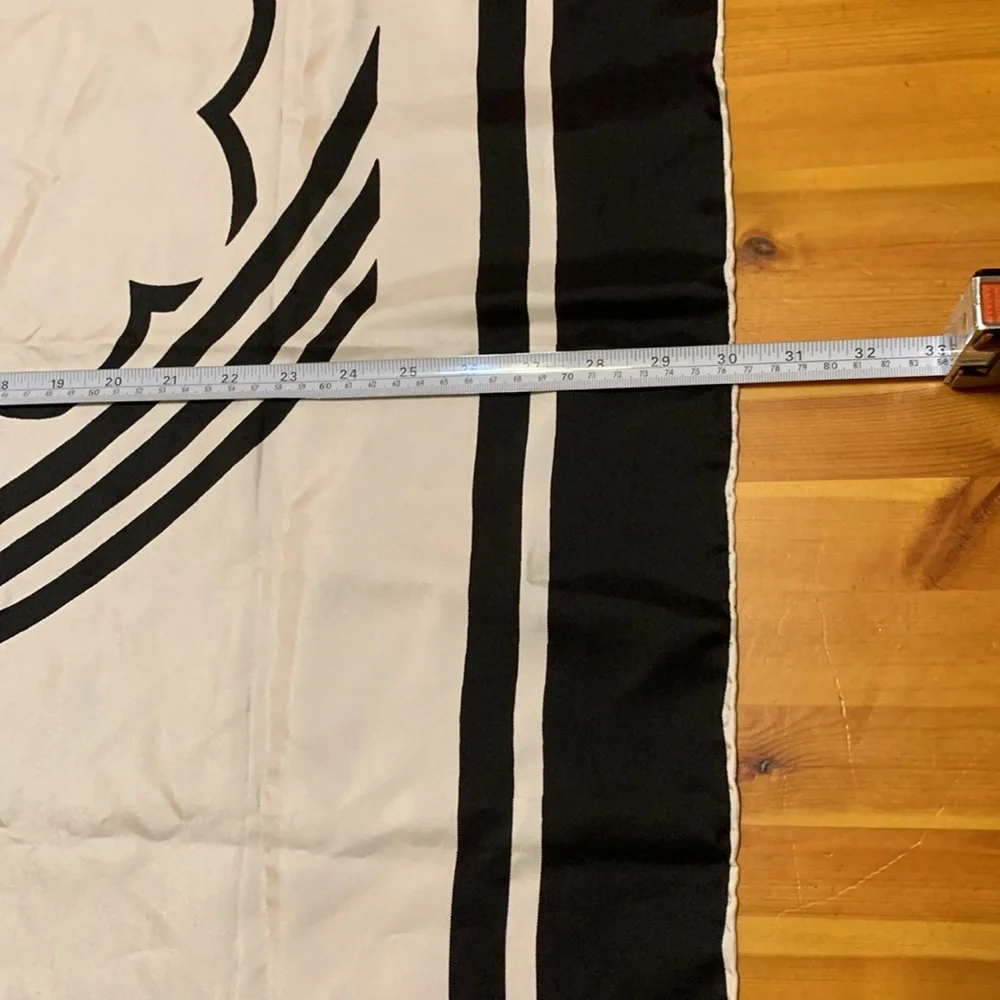 Caruso 30” square